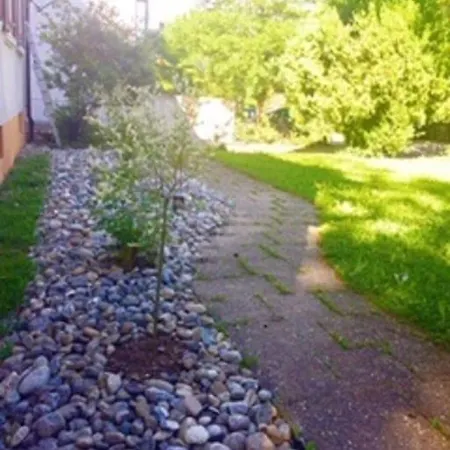 Dinh Διαμέρισμα *